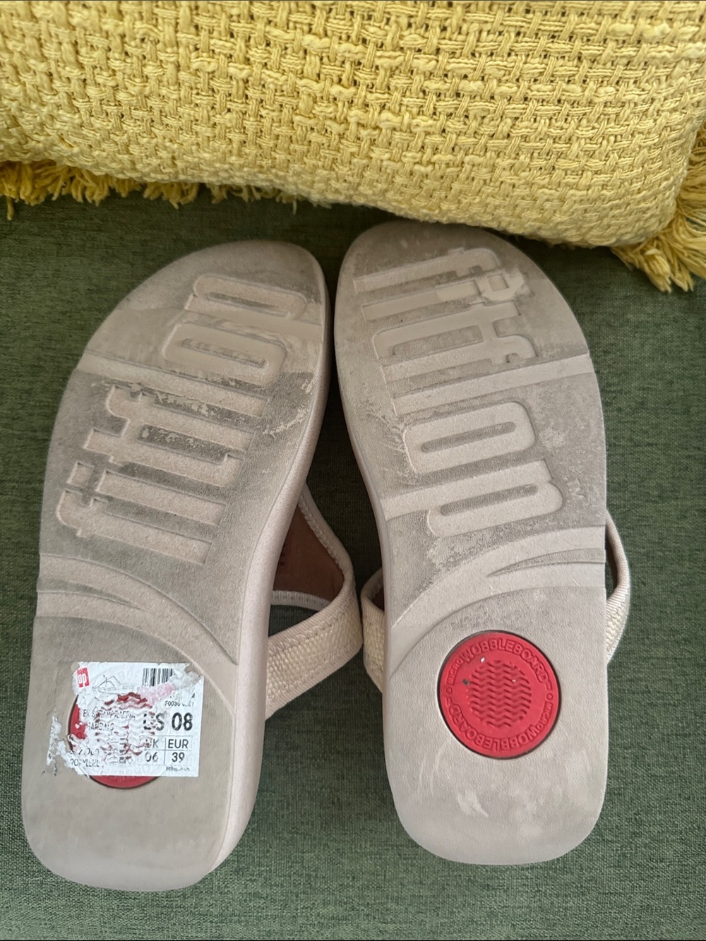 FitFlop Women’s Cream Canvas Wedge Thong Sandals Womens Size 08 - Picture 5 of 5